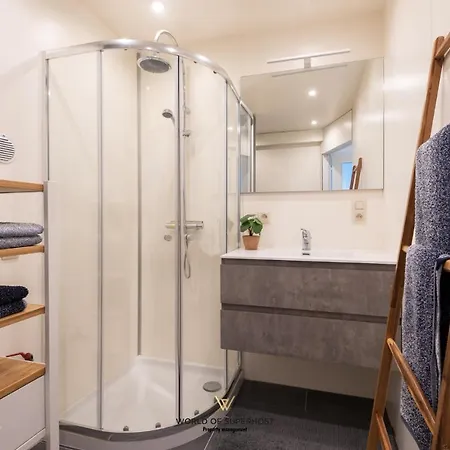 Apartment Luxurious Next To The Sea And Centre With Free Parking Space