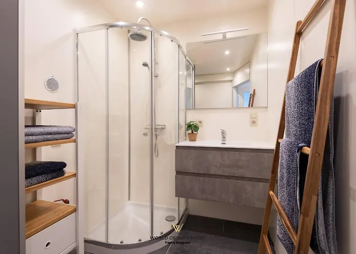 Luxurious Next To The Sea And Centre With Free Parking Space *